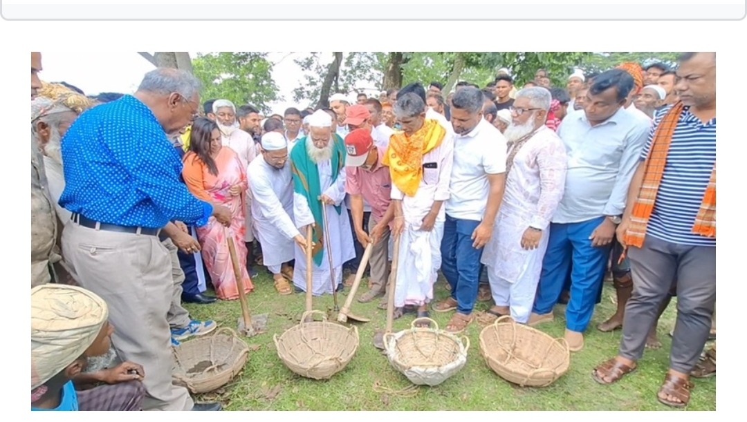 দুর্গাপুরে তিন ধর্মের প্রতিনিধির উপস্থিতিতে ৫ হাজার মিটার খাল খনন কাজের উদ্বোধন